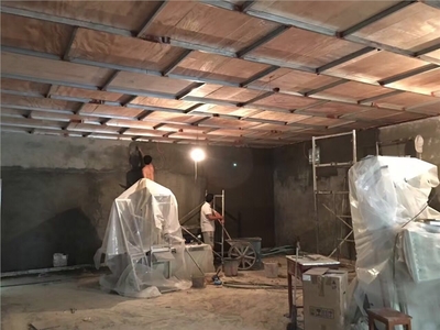 【湖北】廠房?jī)艋こ淌┕ど祥T施工